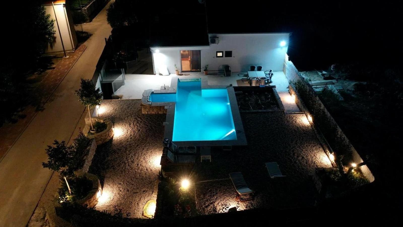 Vacation House Lavanda New! Heated Pool Zadvarje Zewnętrze zdjęcie